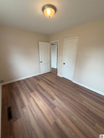 3233 Pines Road, Paducah, KY 42001