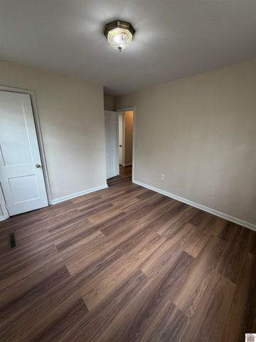 3233 Pines Road, Paducah, KY 42001