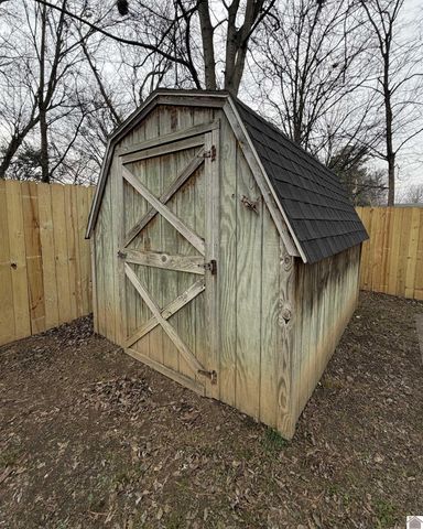 3233 Pines Road, Paducah, KY 42001