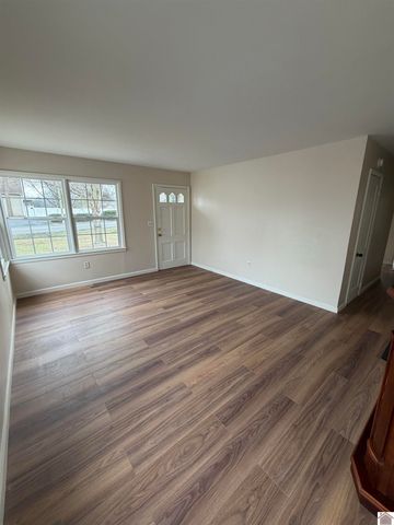 3233 Pines Road, Paducah, KY 42001