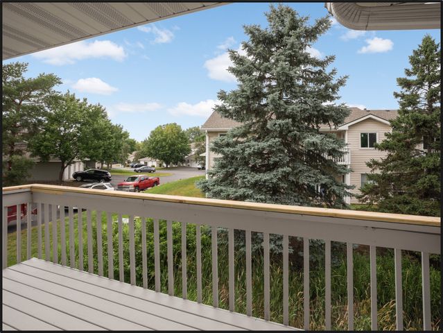 6248 Magda Drive D, Maple Grove, MN 55369