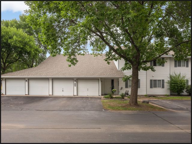6248 Magda Drive D, Maple Grove, MN 55369