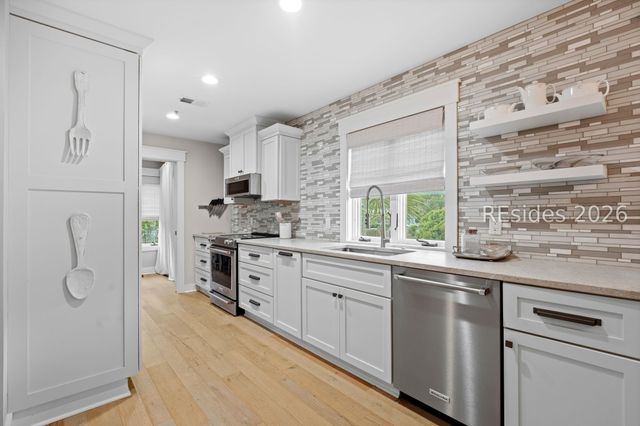10 Johnston Way 11E, Bluffton, SC 29910