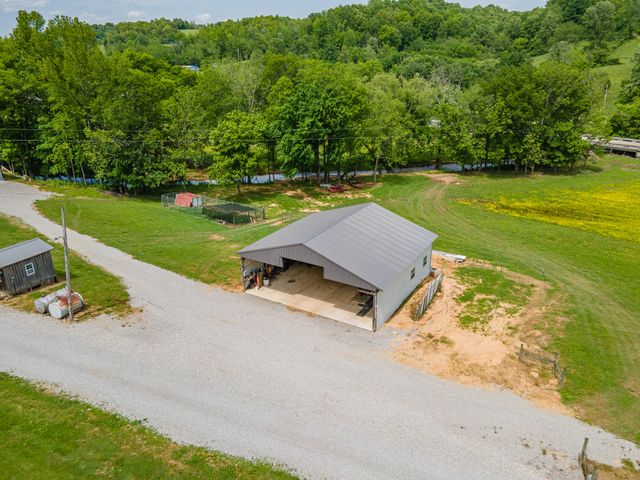 14035 Campbellsville Rd, Lynnville, TN 38472