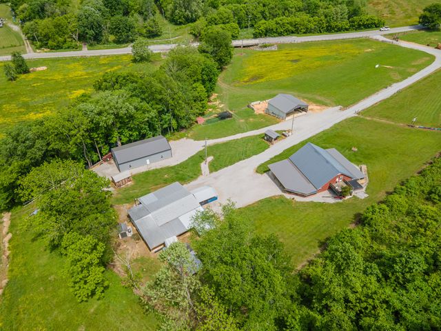 14035 Campbellsville Rd, Lynnville, TN 38472