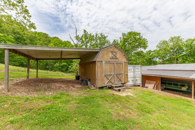14035 Campbellsville Rd, Lynnville, TN 38472