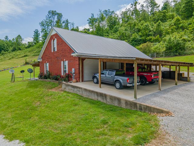 14035 Campbellsville Rd, Lynnville, TN 38472