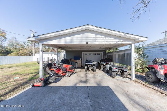 206 Kenneth Boulevard, Havelock, NC 28532