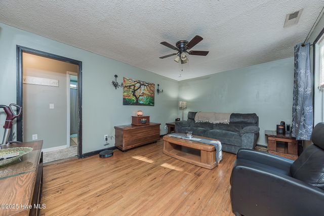 206 Kenneth Boulevard, Havelock, NC 28532