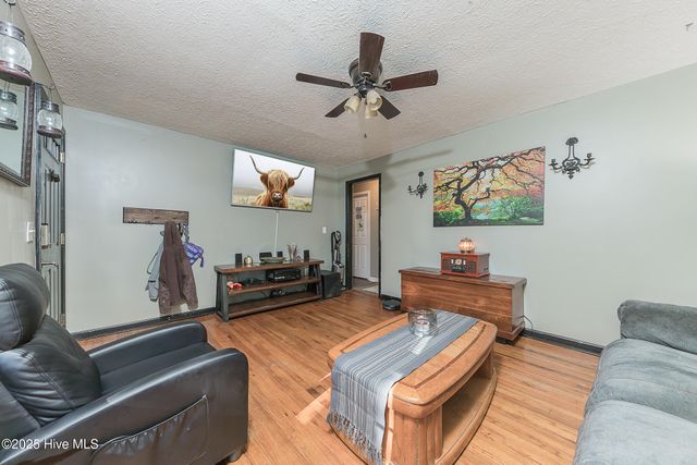 206 Kenneth Boulevard, Havelock, NC 28532