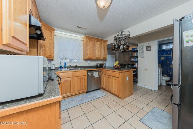 206 Kenneth Boulevard, Havelock, NC 28532