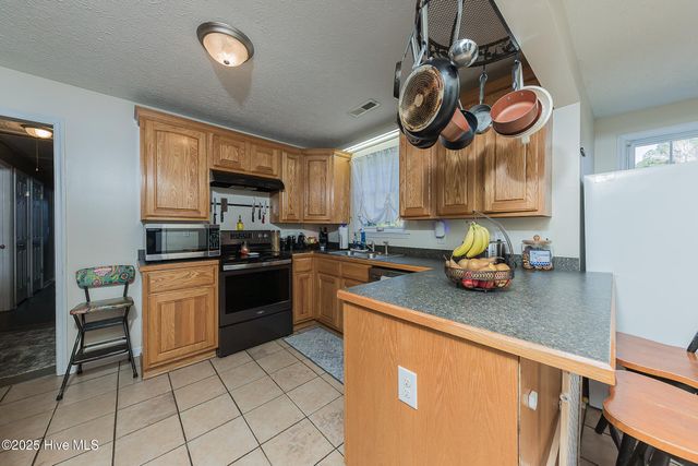 206 Kenneth Boulevard, Havelock, NC 28532