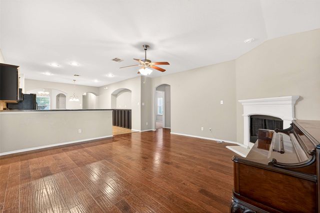 9105 Waterman Drive, Aubrey, TX 76227