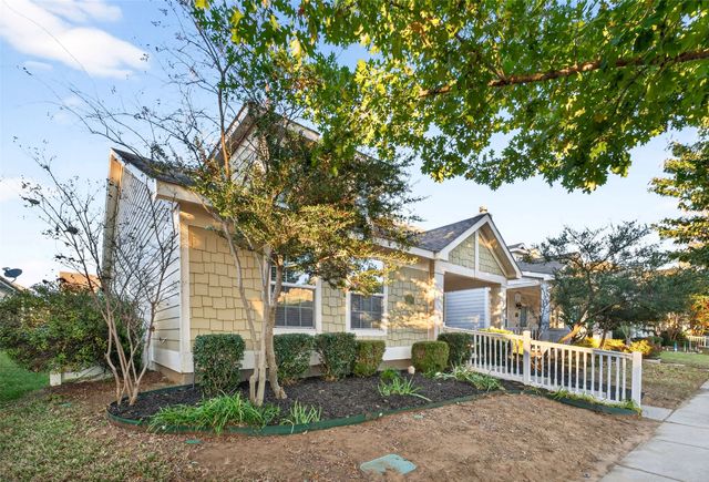 9105 Waterman Drive, Aubrey, TX 76227