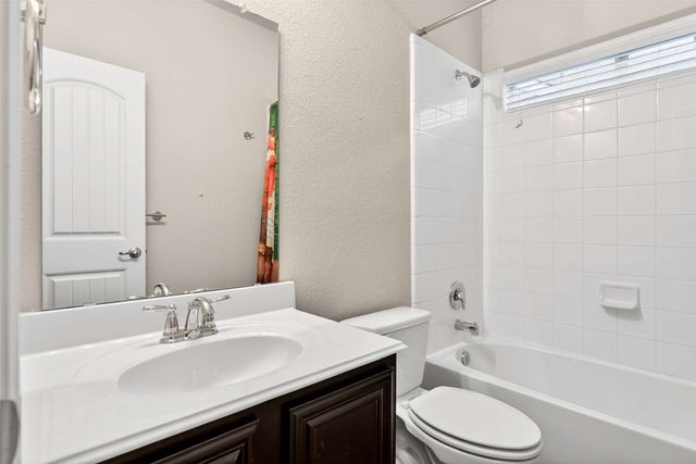 9105 Waterman Drive, Aubrey, TX 76227