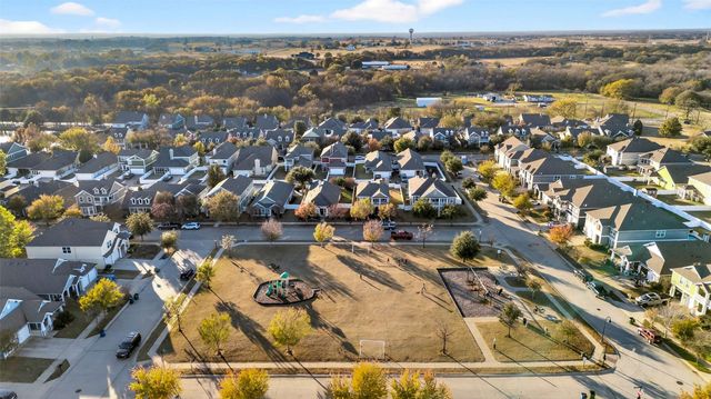 9105 Waterman Drive, Aubrey, TX 76227