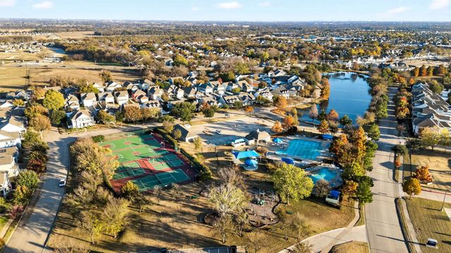 9105 Waterman Drive, Aubrey, TX 76227