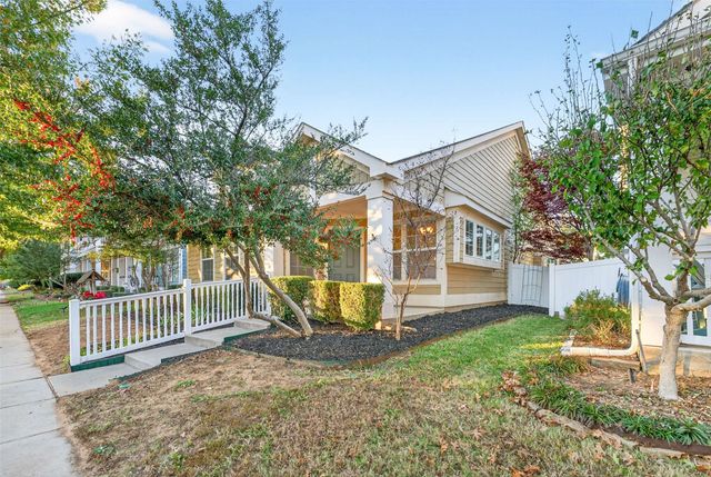 9105 Waterman Drive, Aubrey, TX 76227