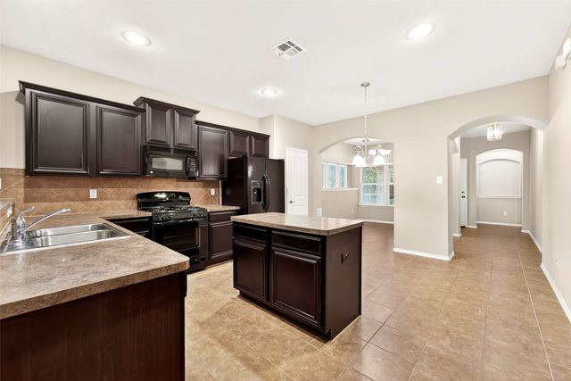 9105 Waterman Drive, Aubrey, TX 76227