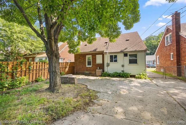 650 Arlington Street, Inkster, MI 48141