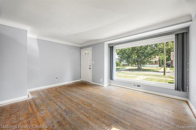 650 Arlington Street, Inkster, MI 48141