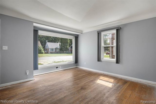 650 Arlington Street, Inkster, MI 48141