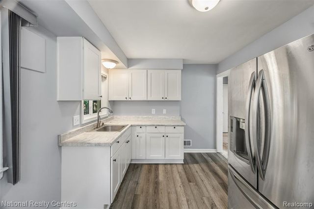 650 Arlington Street, Inkster, MI 48141