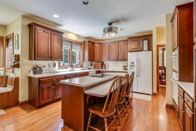 273 Bridlewood Lane, Valparaiso, IN 46385