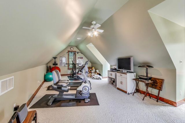 273 Bridlewood Lane, Valparaiso, IN 46385