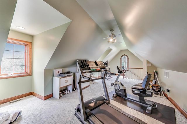 273 Bridlewood Lane, Valparaiso, IN 46385