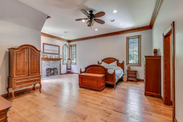 273 Bridlewood Lane, Valparaiso, IN 46385