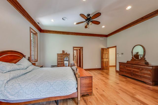 273 Bridlewood Lane, Valparaiso, IN 46385