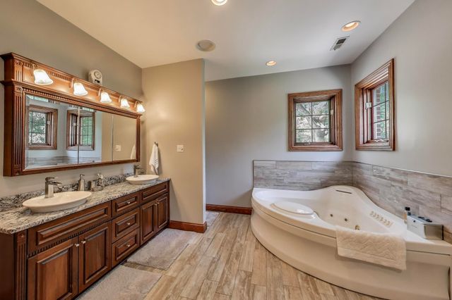 273 Bridlewood Lane, Valparaiso, IN 46385