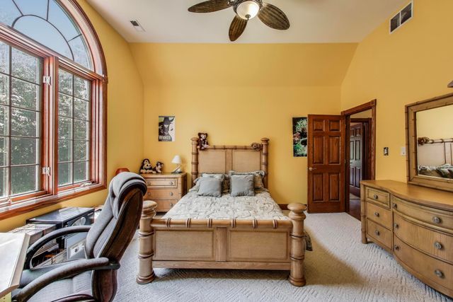 273 Bridlewood Lane, Valparaiso, IN 46385