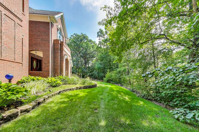 273 Bridlewood Lane, Valparaiso, IN 46385