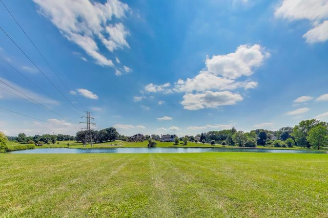 273 Bridlewood Lane, Valparaiso, IN 46385