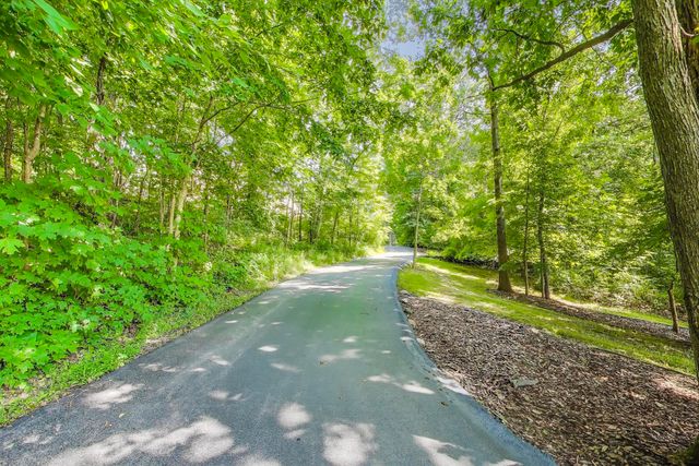 273 Bridlewood Lane, Valparaiso, IN 46385