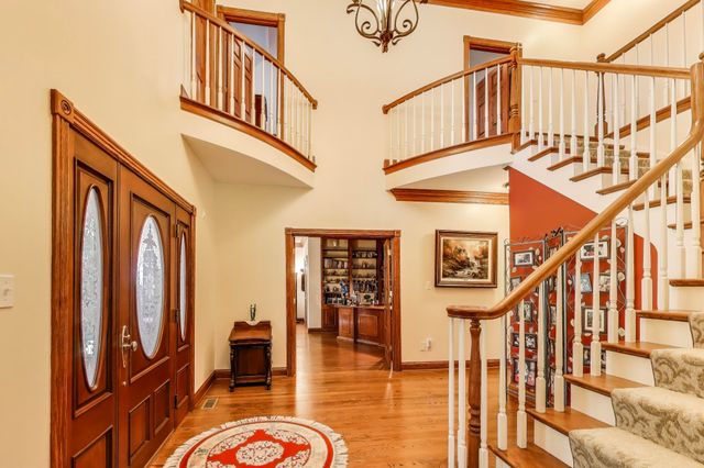 273 Bridlewood Lane, Valparaiso, IN 46385