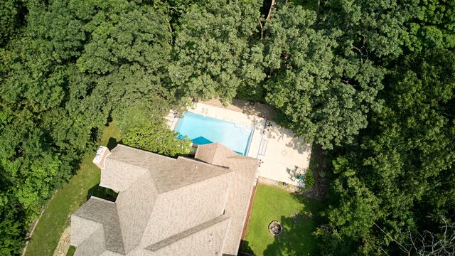 273 Bridlewood Lane, Valparaiso, IN 46385