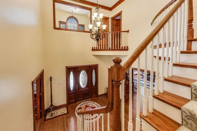 273 Bridlewood Lane, Valparaiso, IN 46385