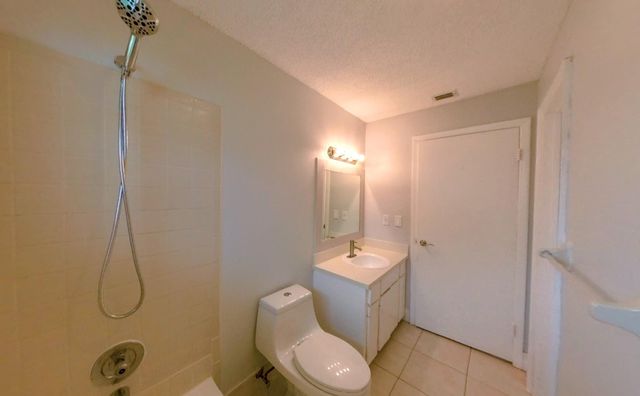 141 NE 17th Court, Boynton Beach, FL 33435