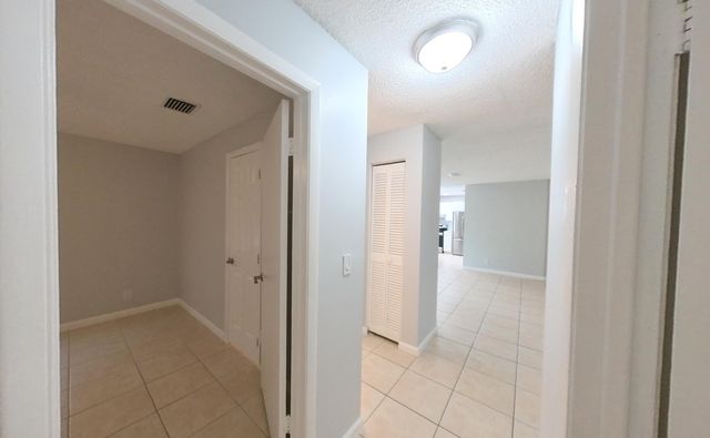 141 NE 17th Court, Boynton Beach, FL 33435