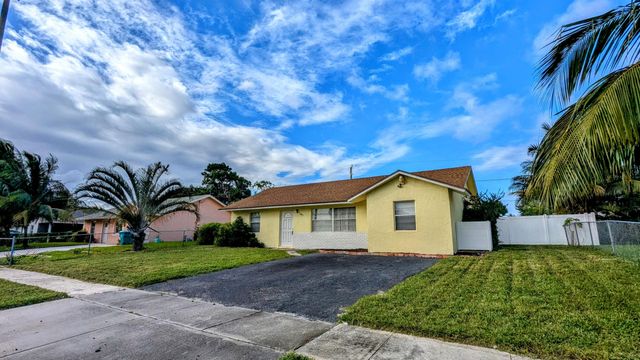 141 NE 17th Court, Boynton Beach, FL 33435