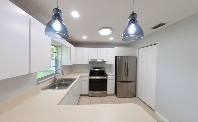 141 NE 17th Court, Boynton Beach, FL 33435