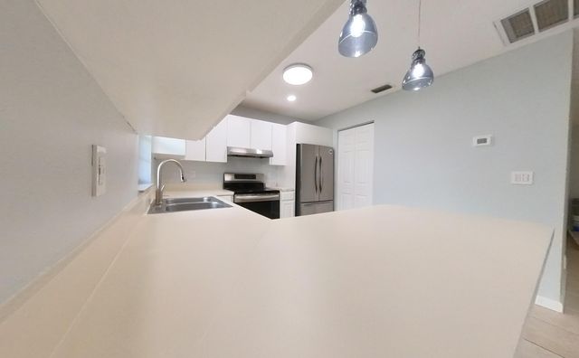 141 NE 17th Court, Boynton Beach, FL 33435