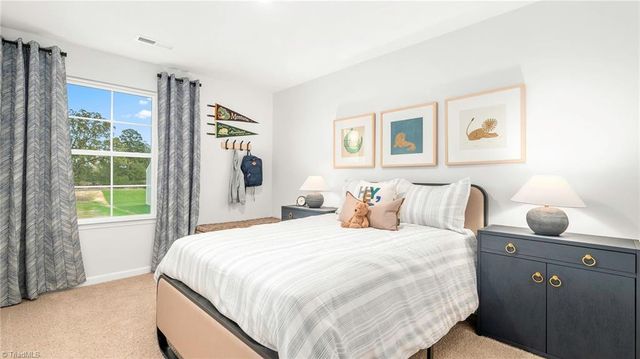 109 Beechwood Circle, Thomasville, NC 27360