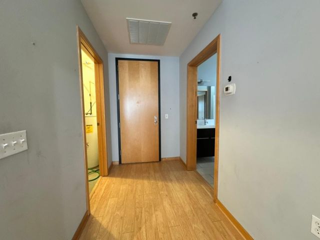 1211 Lagoon Avenue 405, Minneapolis, MN 55408