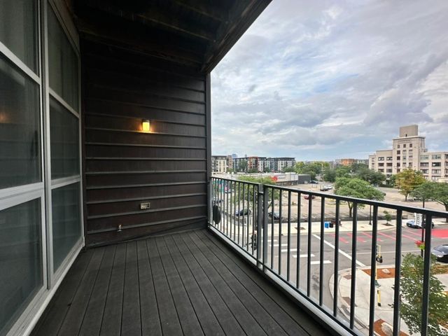 1211 Lagoon Avenue 405, Minneapolis, MN 55408