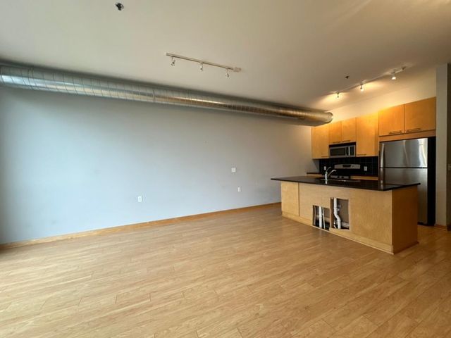 1211 Lagoon Avenue 405, Minneapolis, MN 55408