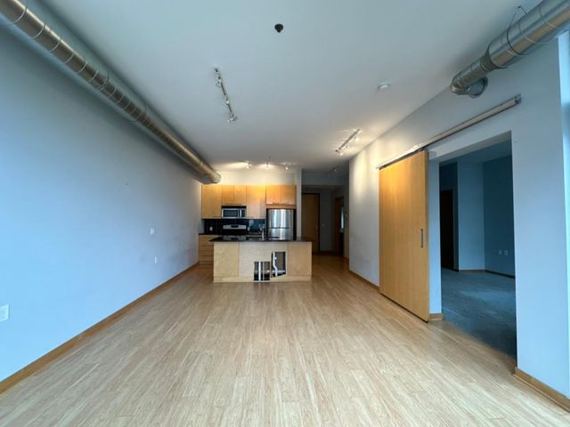 1211 Lagoon Avenue 405, Minneapolis, MN 55408